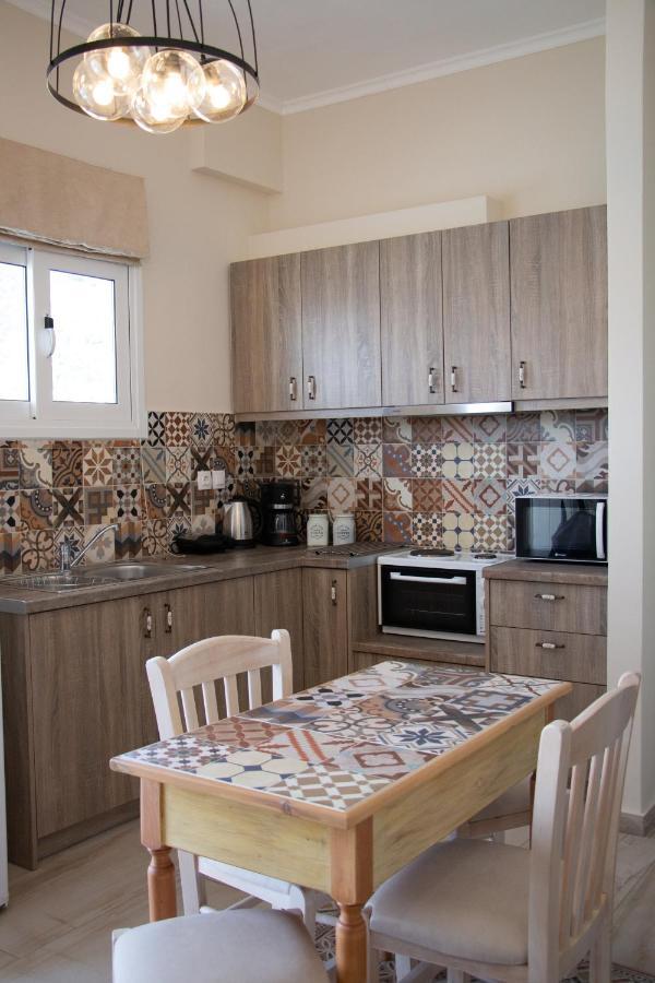 Helen Hotel Poros Town ภายนอก รูปภาพ