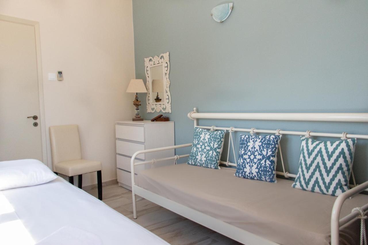 Helen Hotel Poros Town ภายนอก รูปภาพ