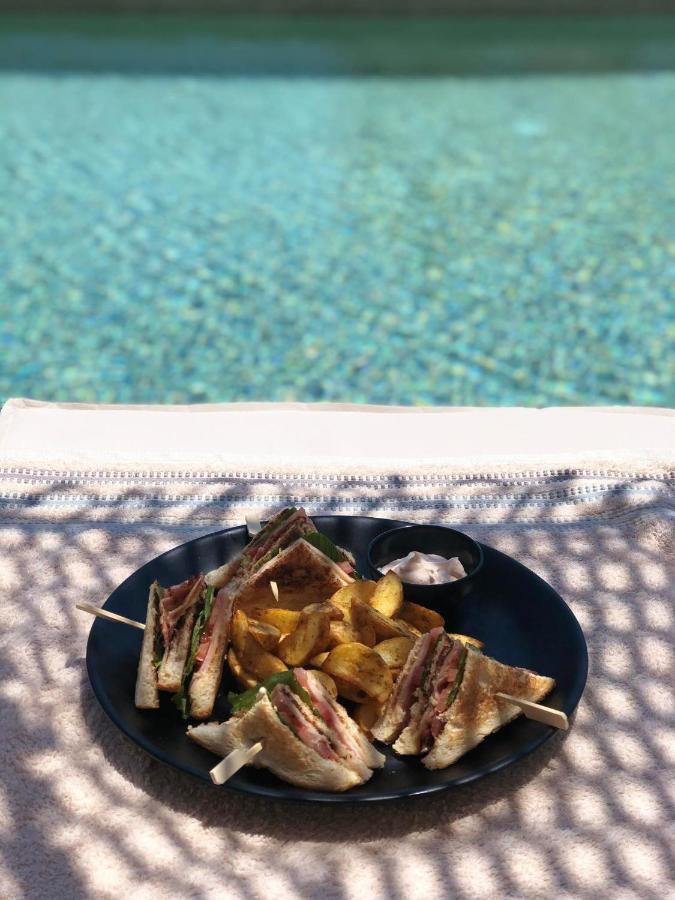 Helen Hotel Poros Town ภายนอก รูปภาพ