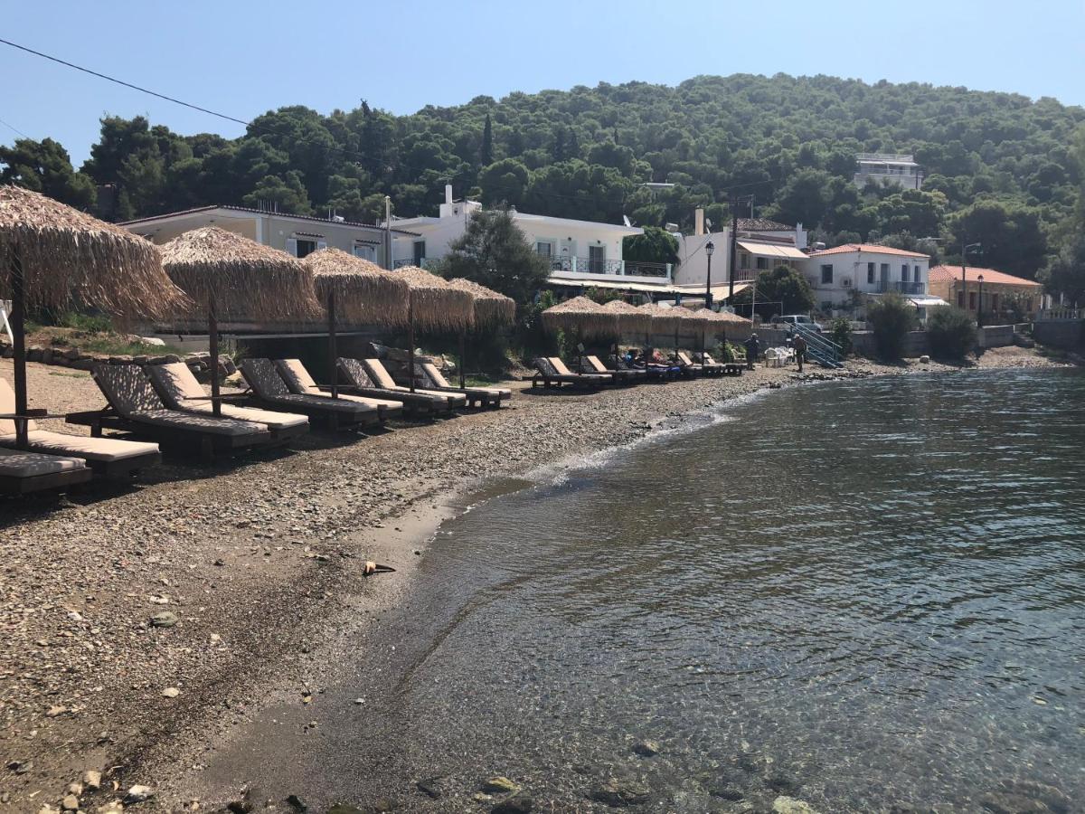 Helen Hotel Poros Town ภายนอก รูปภาพ