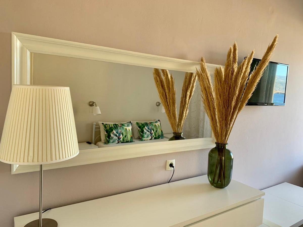 Helen Hotel Poros Town ภายนอก รูปภาพ