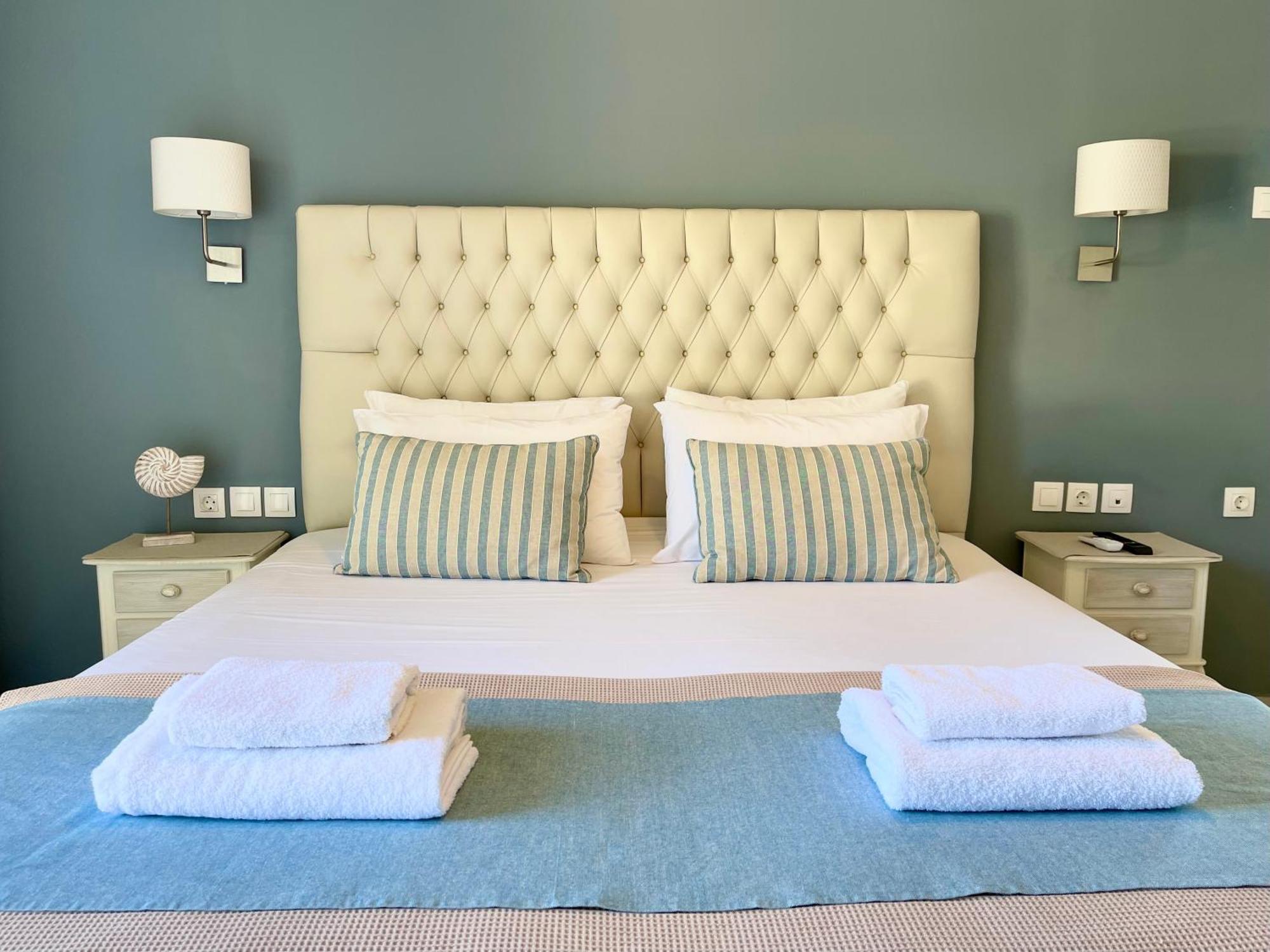Helen Hotel Poros Town ภายนอก รูปภาพ