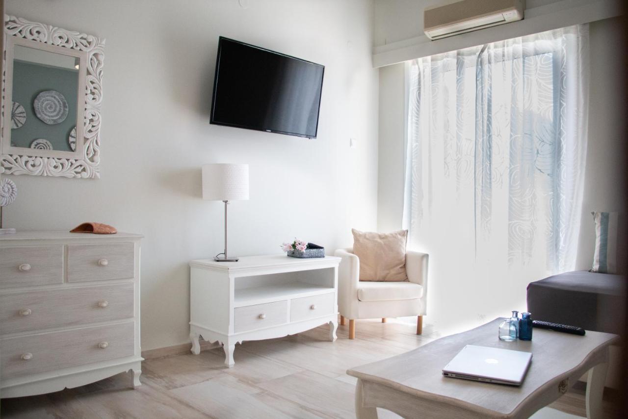 Helen Hotel Poros Town ภายนอก รูปภาพ