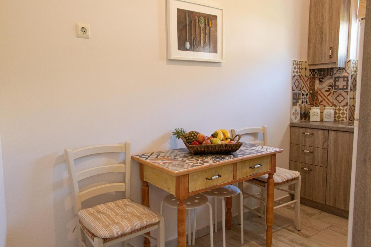 Helen Hotel Poros Town ภายนอก รูปภาพ