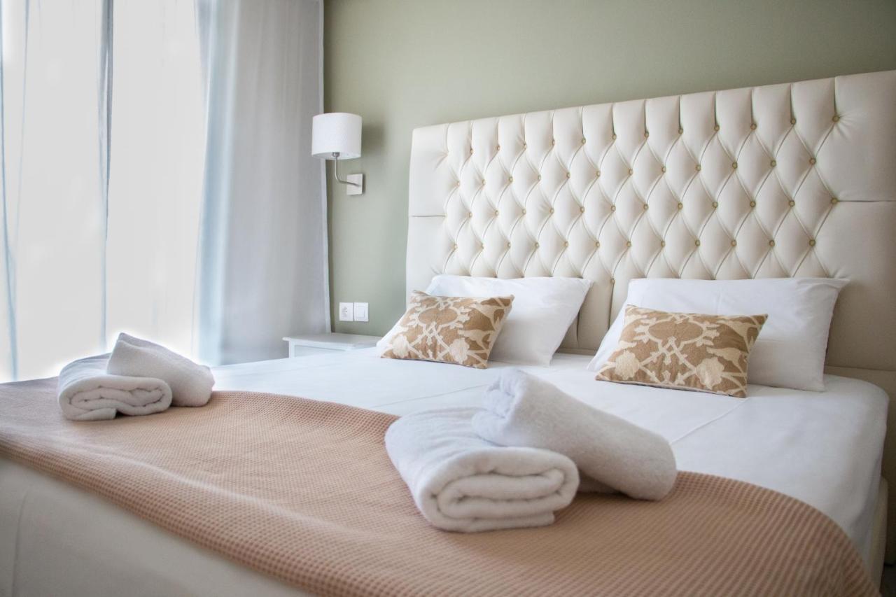 Helen Hotel Poros Town ภายนอก รูปภาพ