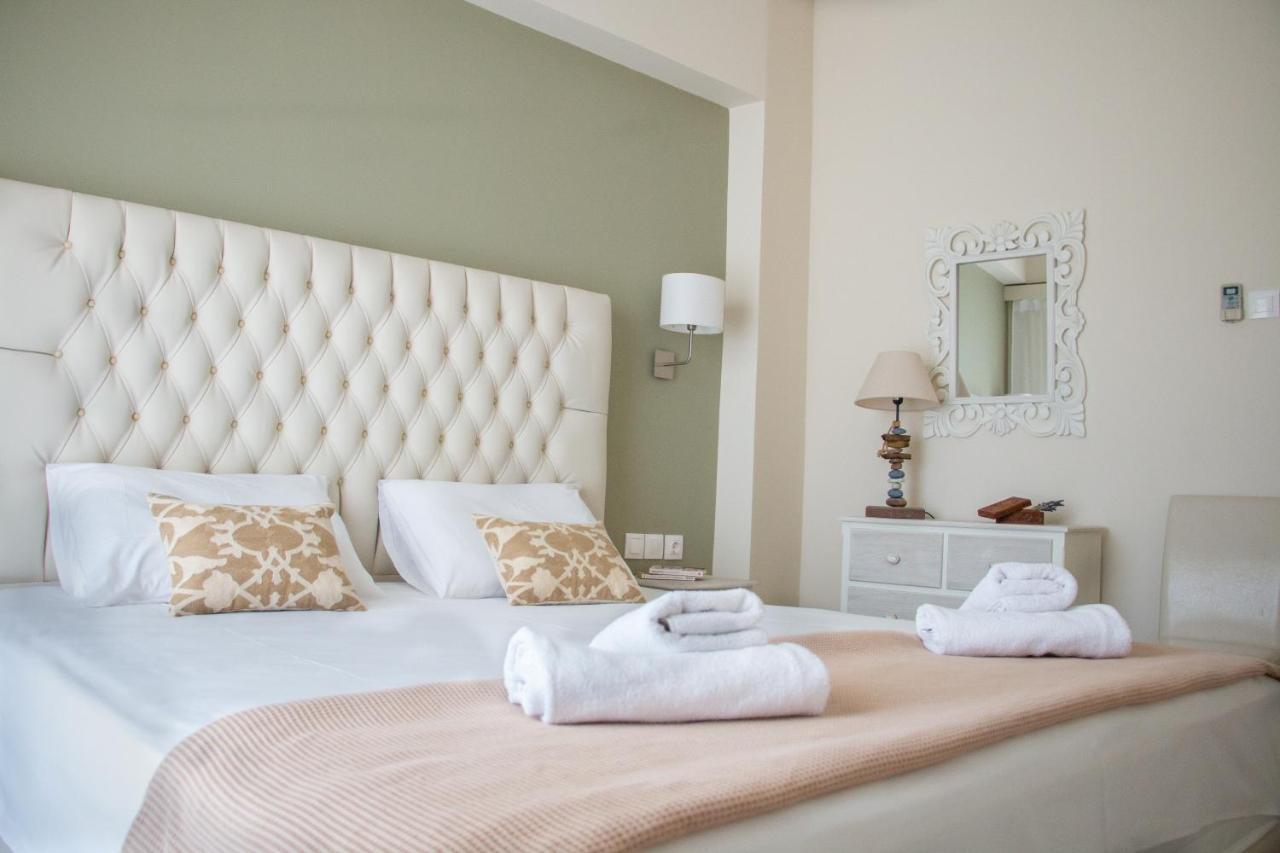 Helen Hotel Poros Town ภายนอก รูปภาพ